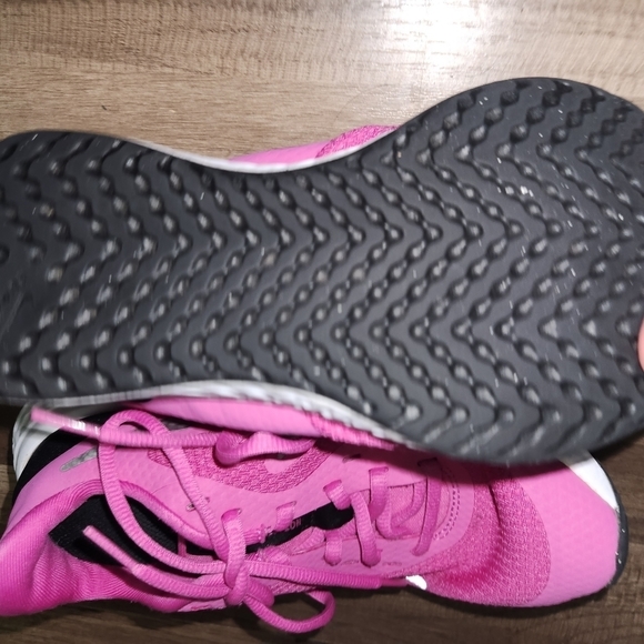 Nike Revolution Pink Running Shoes Sneakers Size 4.5 Y BQ5671-610 - Picture 4 of 6